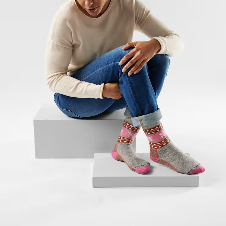 Women's Everyday Cozy Snowflake Dream Crew Socks image 1