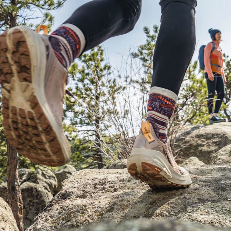 Women's Hike Dragon Stitch Mid Crew Socks image 3