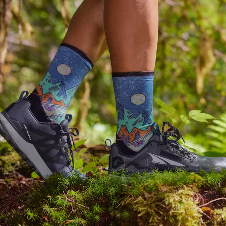 Women's Trail Run Mountain Print Crew Socks image 2