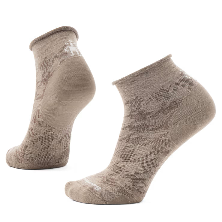 Women's Everyday Hounds Tooth Ankle Socks image 0