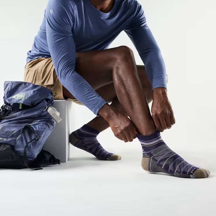 Hike Pattern Ankle Socks image 1